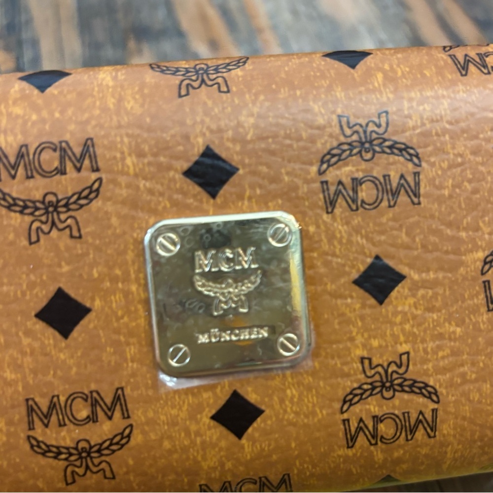 MCM Leather Hardshell Eyeglass Case and Cloth - Picture 7 of 10